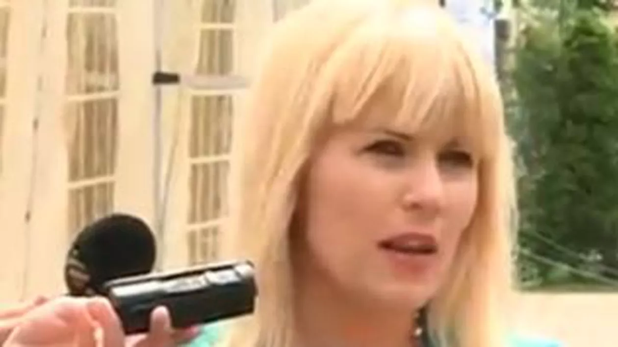 Udrea anunță o plângere penală la adresa premierului: Victor Ponta își permite să-i amenințe pe românii care sunt împotriva scumpirii prețului la carburanți