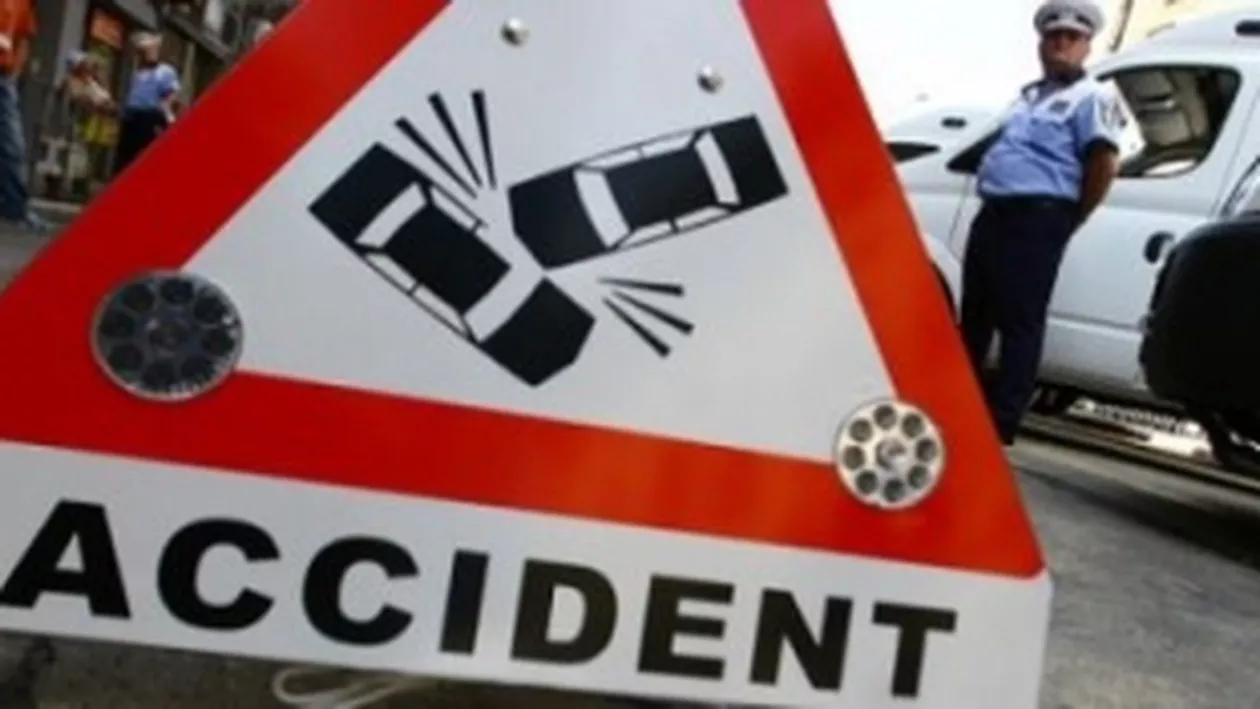 Două mașini au intrat în coliziune pe DN 10, în Brașov: Cinci persoane, între care o femeie însărcinată, au fost rănite