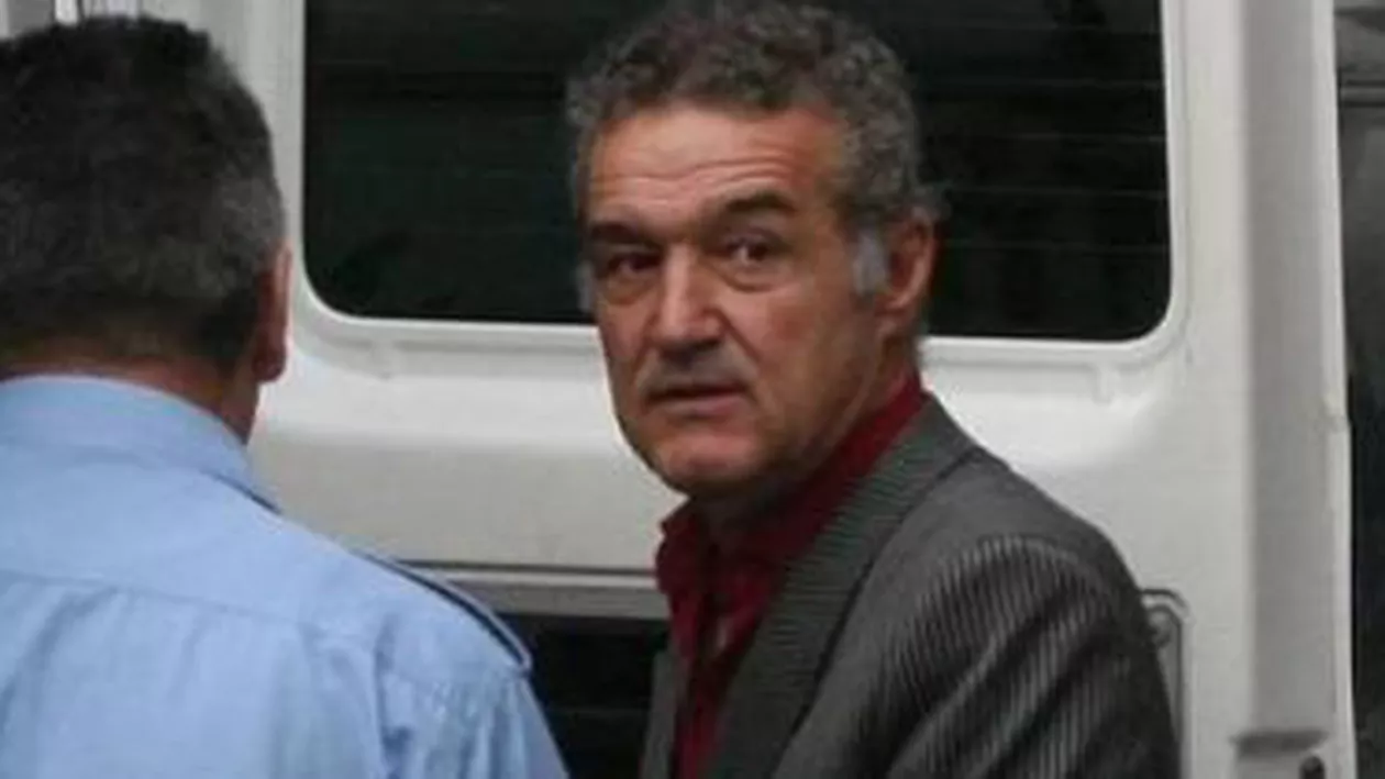 Gigi Becali, a doua zi de muncă la Academia lui Hagi: Pentru patru zile de lucru, scapă de o zi de închisoare (VIDEO)
