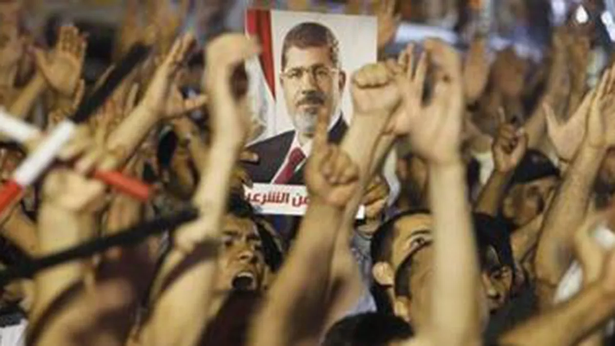Egipt: Peste 100 de susținători ai lui Mohamed Morsi au fost condamnați la închisoare