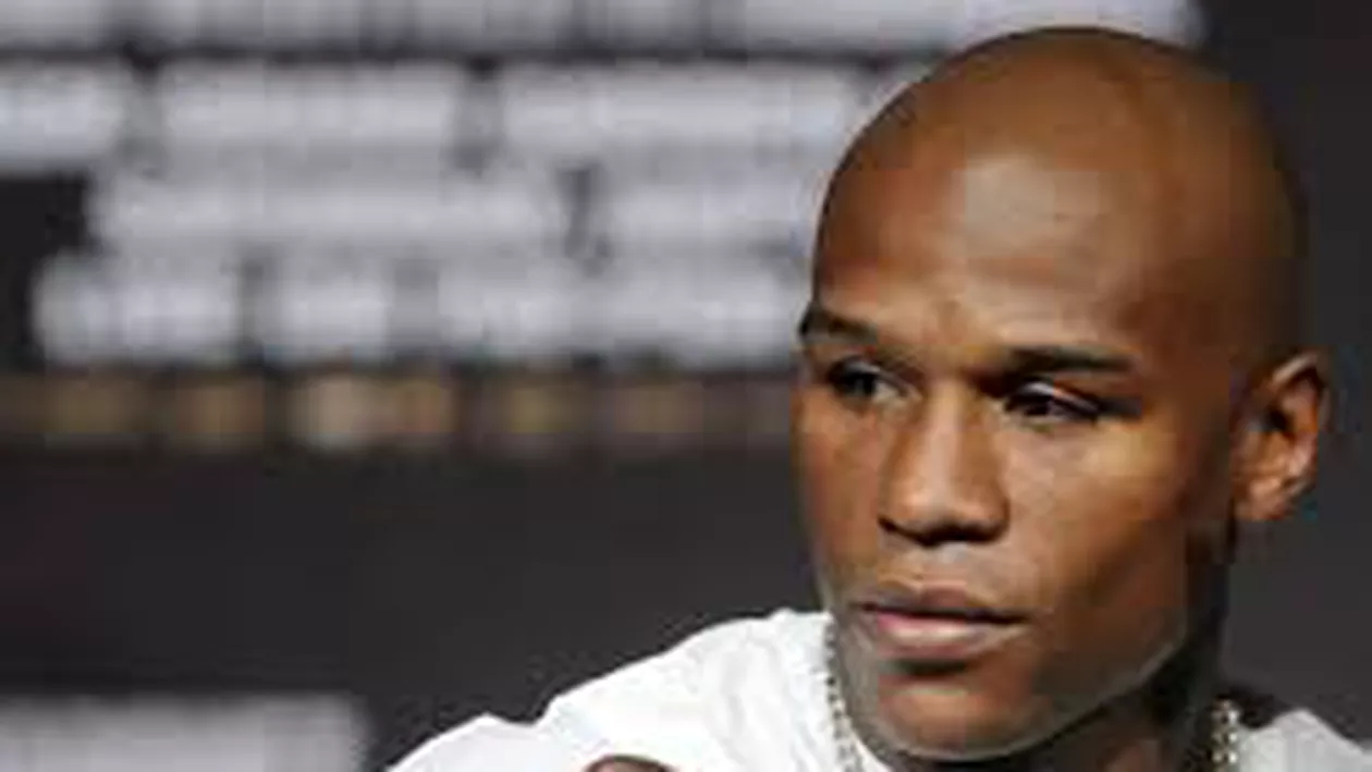 Floyd Mayweather l-a învins pe Marcos Maidana şi şi-a păstrat centura WBC