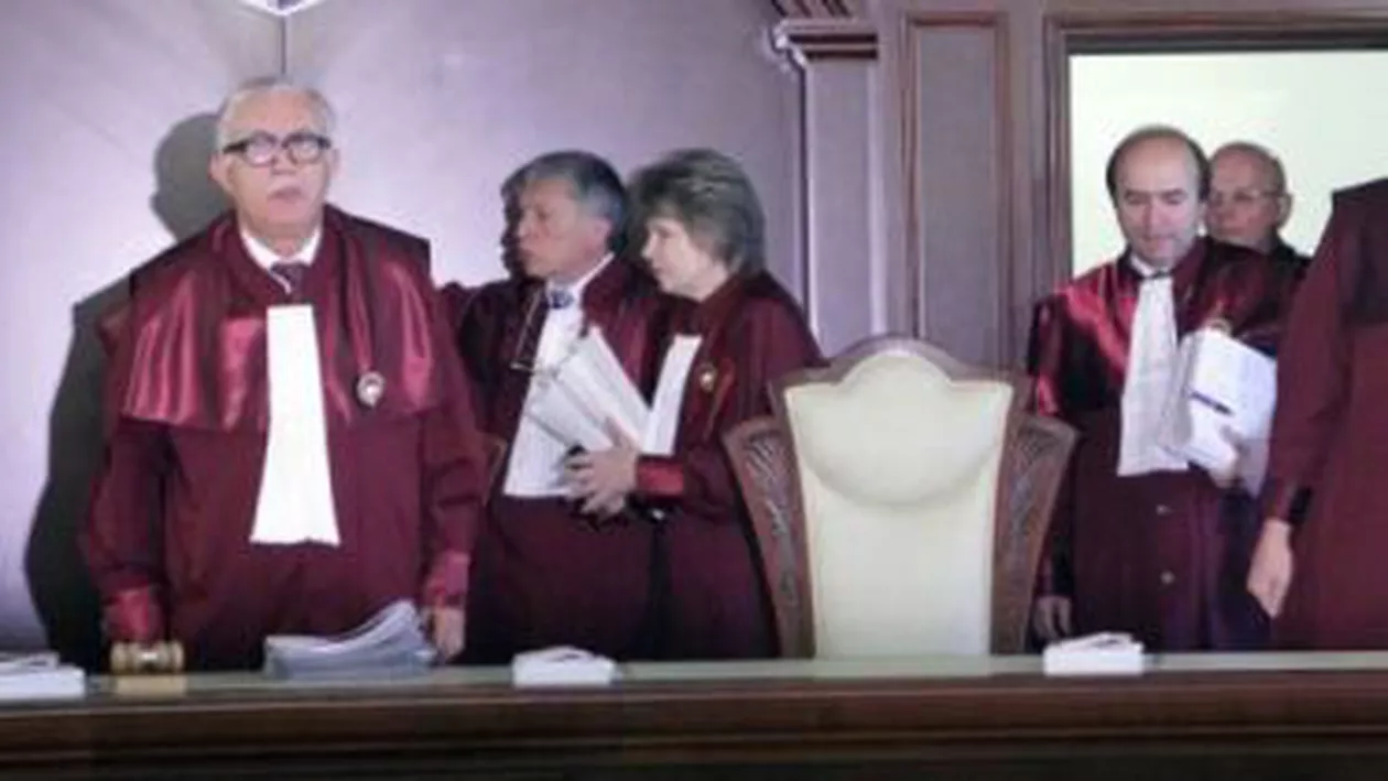 CCR: În aplicarea legii penale mai favorabile nu se pot combina prevederi din noul și vechiul Cod penal