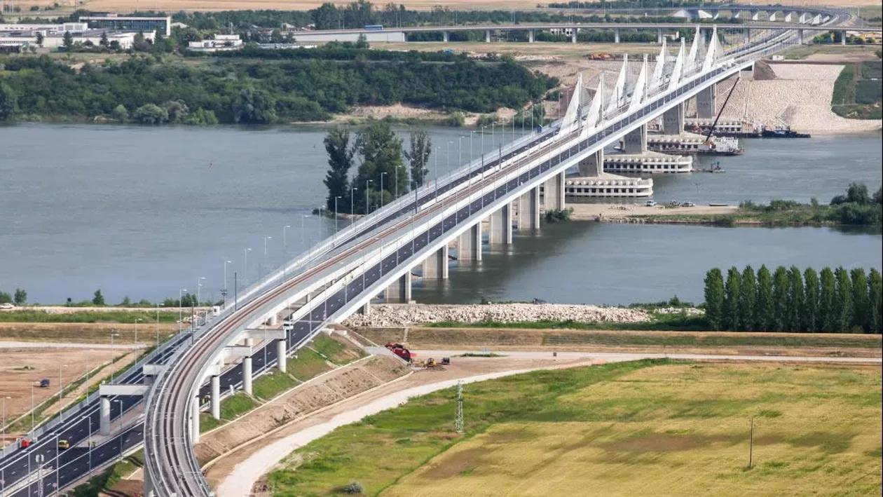Primul tren de călători va circula, sâmbătă, pe Podul Calafat - Vidin