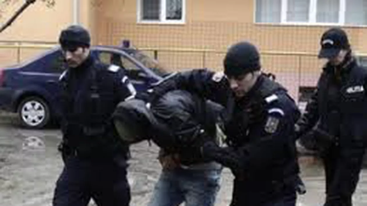 Satu Mare: Trei bărbați, prinși cu 20.000 de euro falși, cu care voiau să cumpere țigări de contrabandă