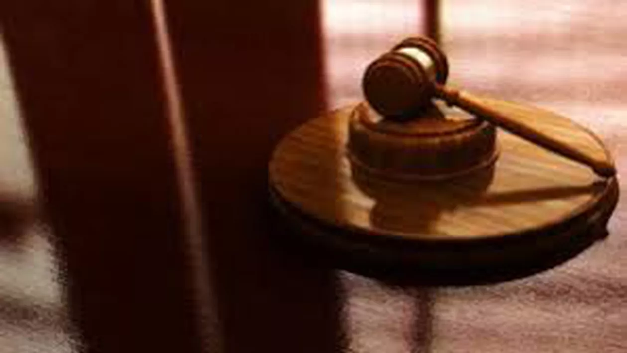 Comisar şef de la Poliţia Staţiunii Covasna, trimis în judecată pentru luare de mită