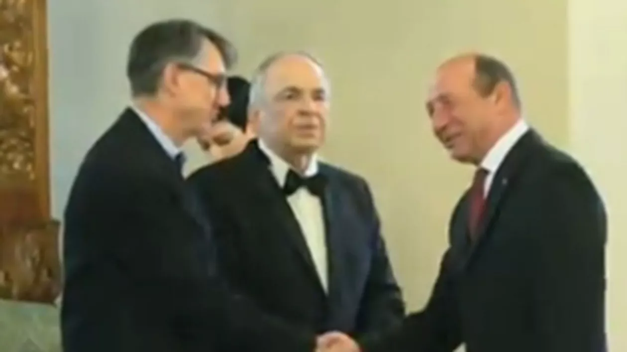 Traian Băsescu i-a decorat la Cotroceni pe Liiceanu și Patapievici, alături de mai multe personalități culturale (VIDEO)
