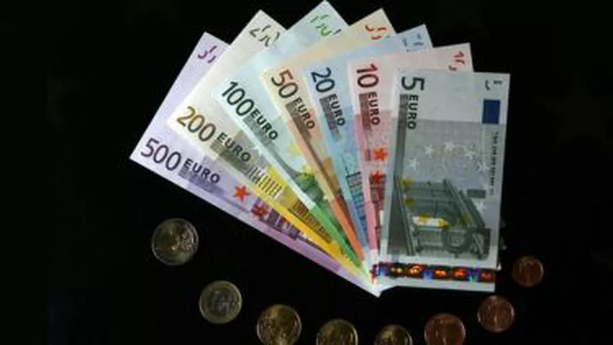 Grecia: 25 de companii și afaceriști, amendați de Fisc cu 142 milioane euro pentru facturi false
