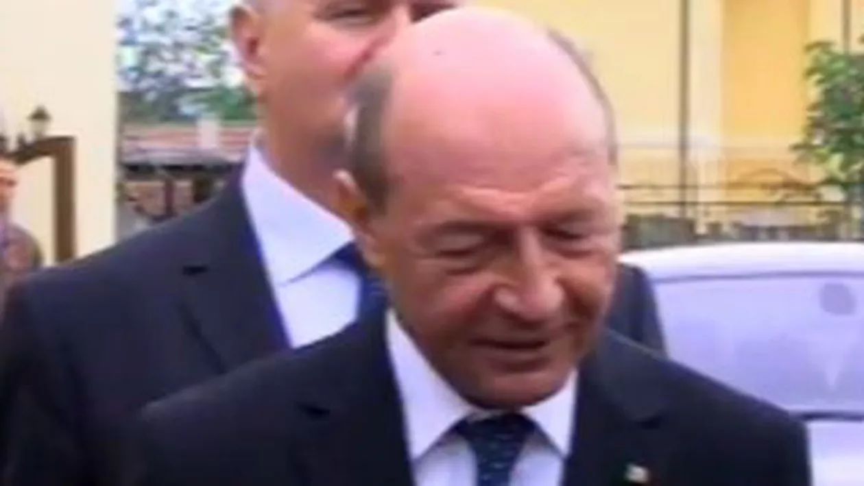 Traian Băsescu, la Alba Iulia: Dacă Ponta ar ajunge președinte, România s-ar scufunda în neîncredere (VIDEO)