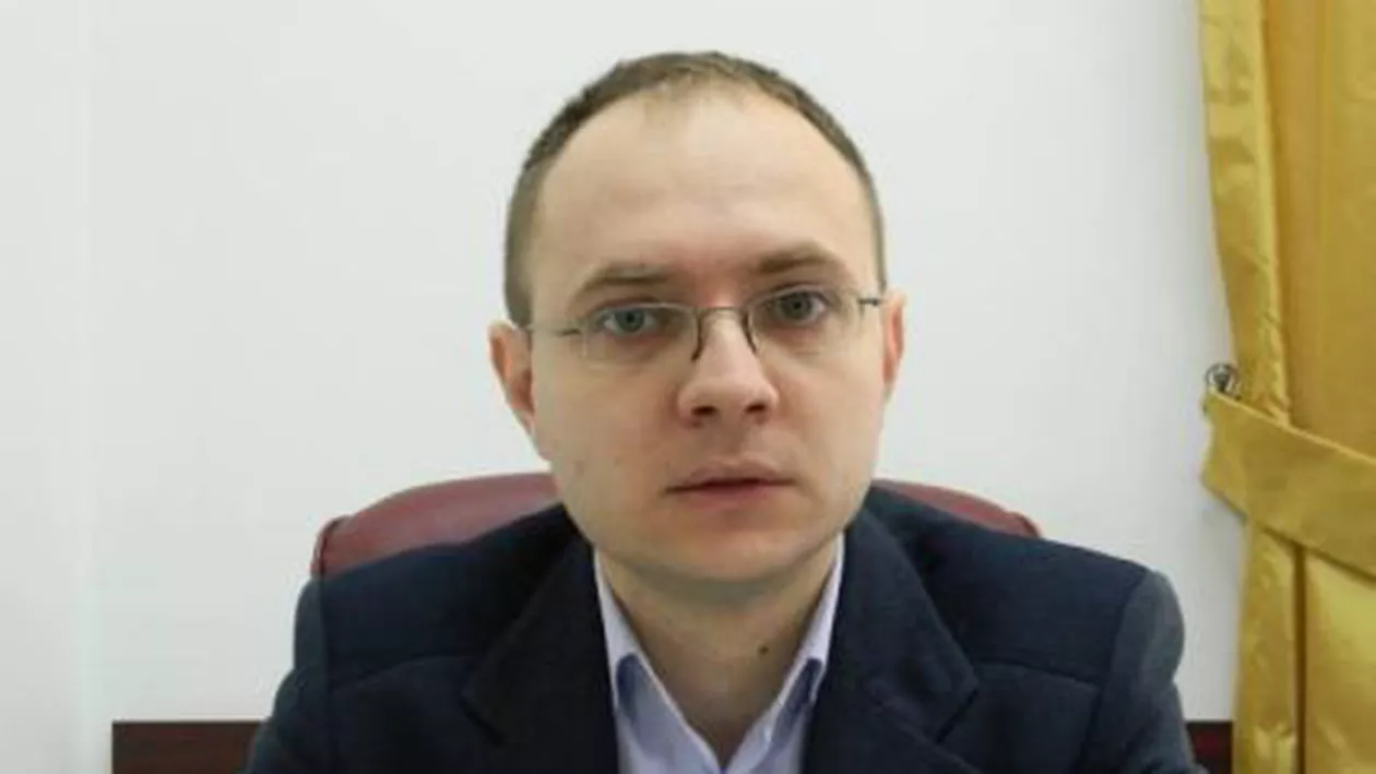 Viceprimarul PSD din Botoşani, schimbat din funcţie de consilierii locali