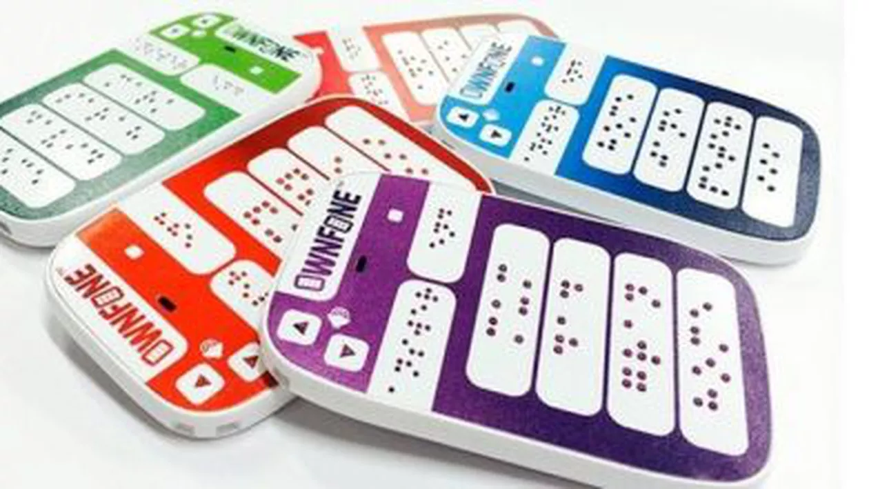 A fost lansat primul telefon mobil dedicat nevăzătorilor: Tastatura telefonului folosește alfabetul Braille