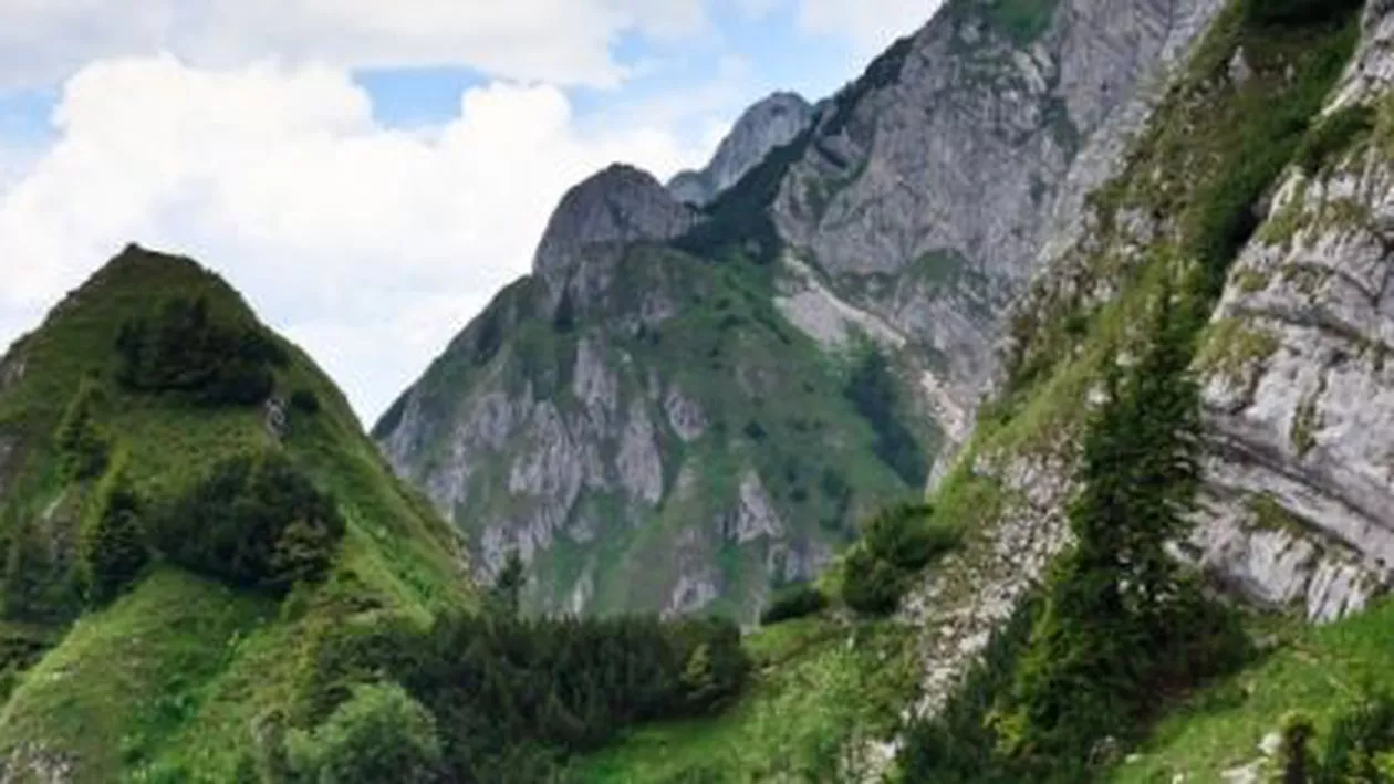 Jandarmii montani au salvat șase turiști americani rătăciți în Munții Piatra Craiului