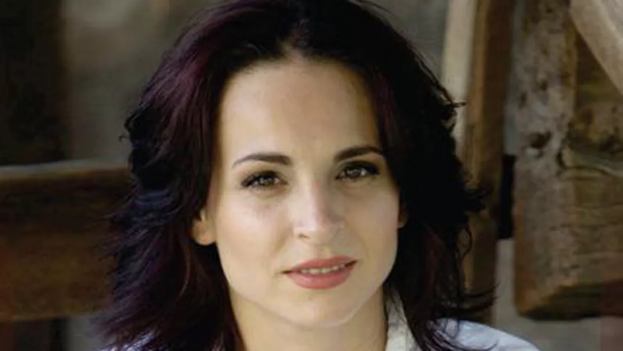 Fosta gimnastă Corina Ungureanu: Nu știu cu ce drept politicienii PSD își permit să se cațere pe spinarea lotului național de gimnastică în această campanie