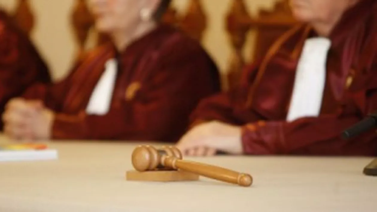 CCR a respins și sesizarea lui Traian Băsescu, în care președintele reclama că Ponta nu a contrasemnat o serie de decrete