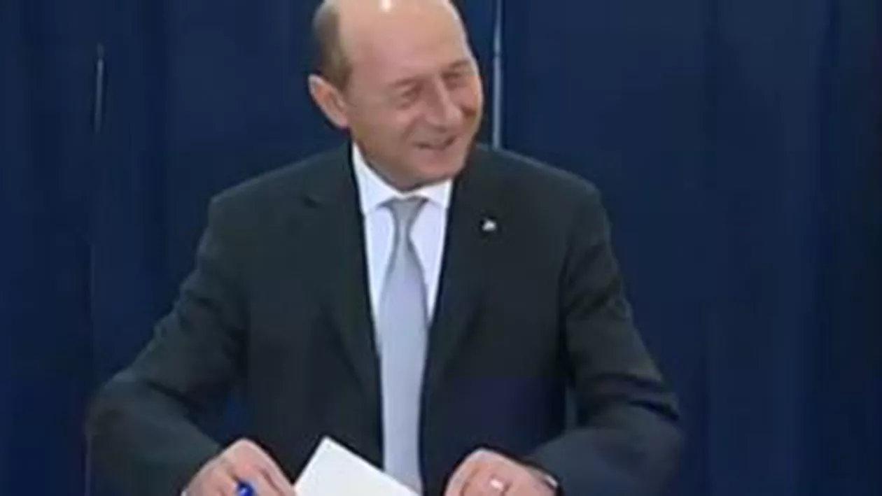 Traian Băsescu, la urne: Am votat pentru un partid nou. E esențial ca românii să arate că sunt atașați UE (VIDEO)