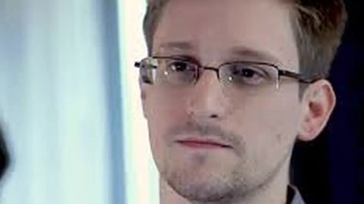 Edward Snowden susține că a fost format ca spion și a lucrat sub acoperire pentru CIA