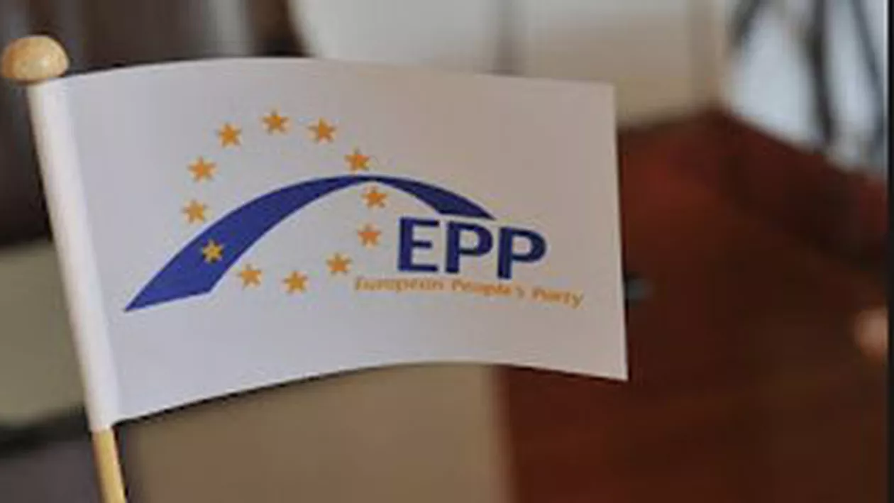 Europarlamentarii PNL vor intra miercuri oficial în PPE