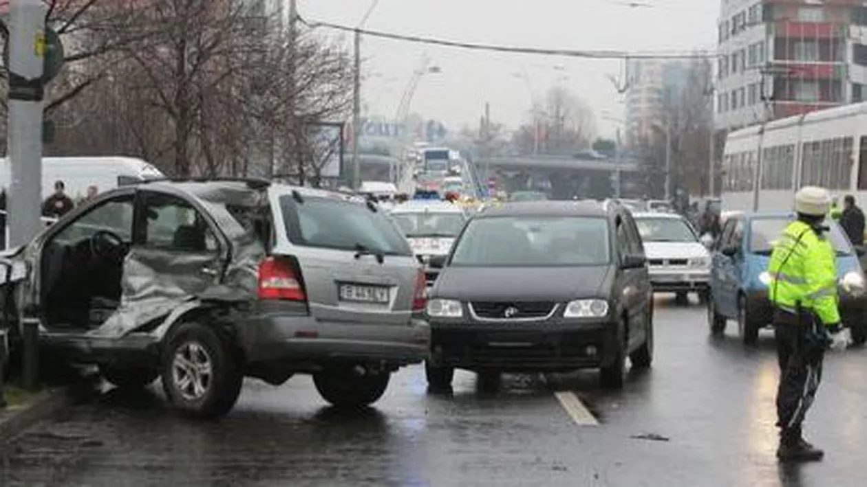 Trei persoane au fost rănite într-un accident petrecut pe DN1, între Ploiești și București