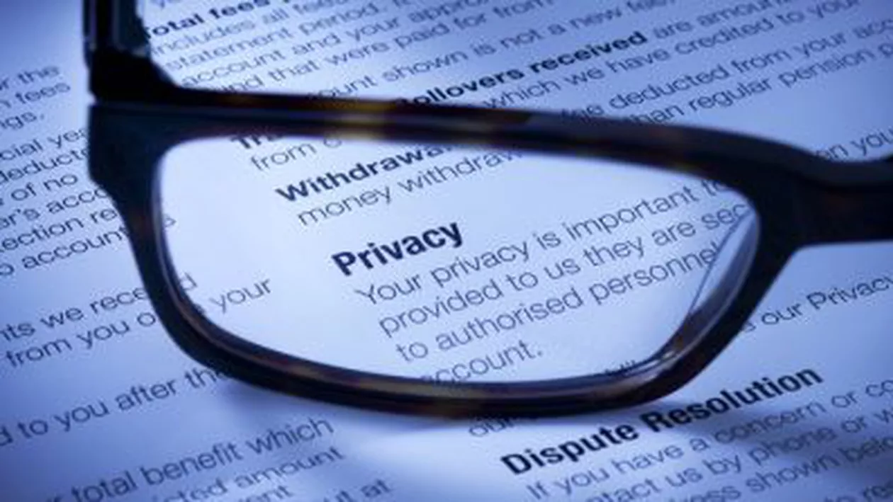 UE va obliga Facebook şi Google să respecte reglementările comunitare privind datele personale