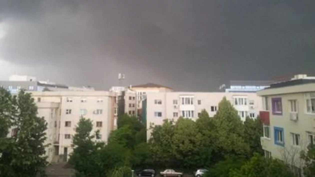 ANM: Cod galben de furtună în Bucureşti, timp de o oră