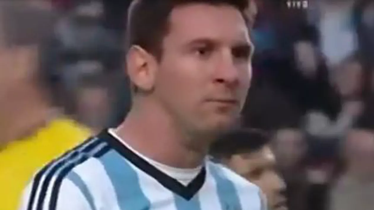 Lionel Messi a vomitat din nou pe teren, fiind al șaptelea incident din acest an (VIDEO)