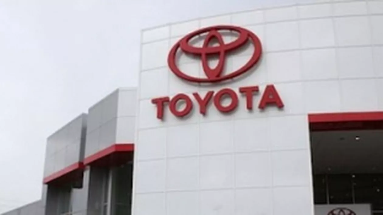 Peste două milioane de autoturisme marca Toyota, rechemate în service din cauza unor probleme la airbag