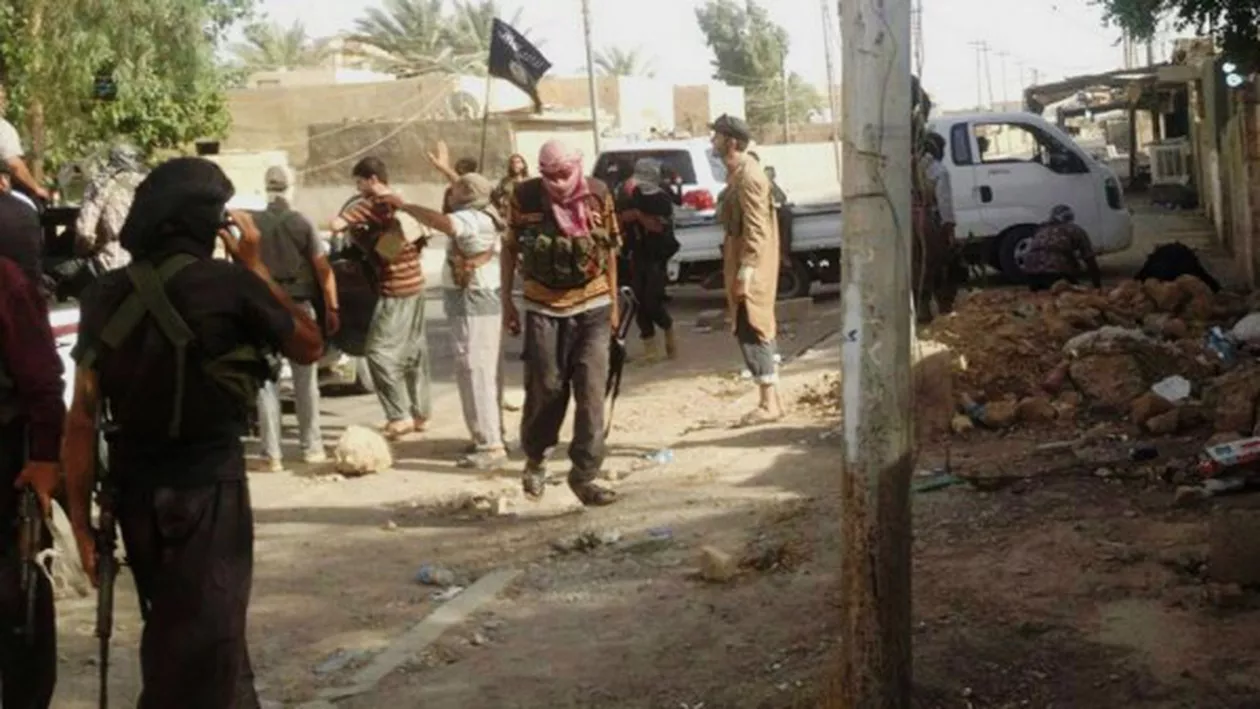 Irak: Hoții riscă amputarea, iar femeile sunt somate să stea în casă, în zonele controlate de SIIL