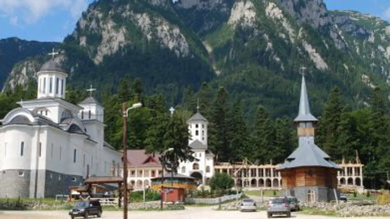 Jandarmii montani au salvat un tânăr care a încercat să își ia viața pe munte, într-o pădure din zona Mănăstirii Caraiman