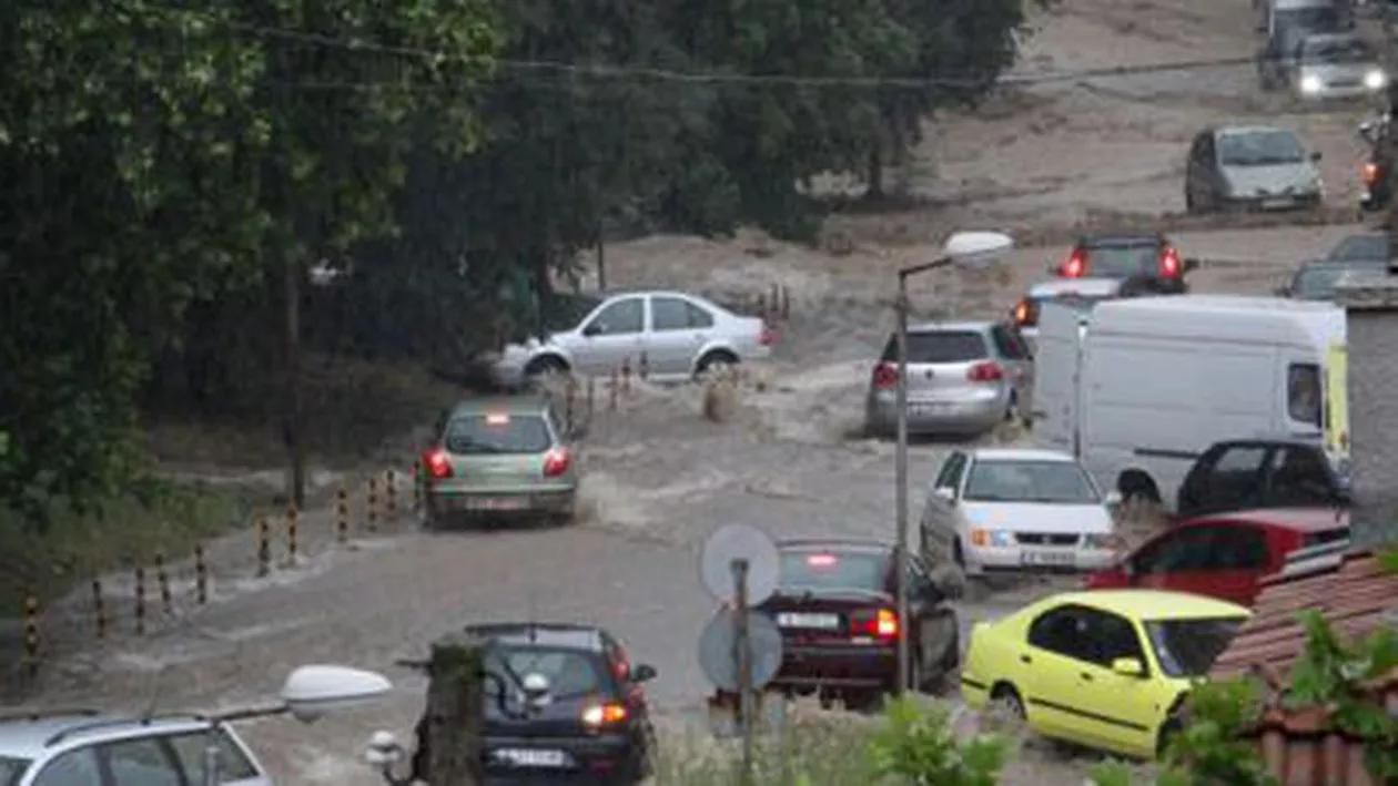 Turistă blocată în Albena: Cei de la Ambasada Română mi-au spus că nu ne pot ajuta. Personalul hotelului a plecat, am rămas noi să adunăm apa