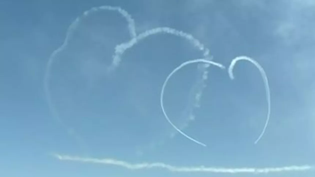 Show aviatic de excepție pe Aeroportul Băneasa din București: Acrobații aeriene cu 100 aeronave