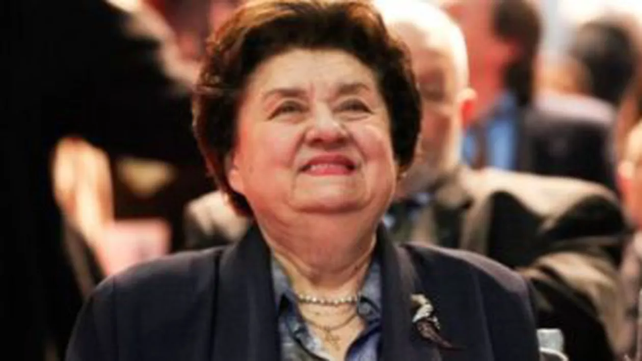 Președintele Traian Băsescu acordă actriței Tamara Buciuceanu Botez distincția Ordinul Steaua României