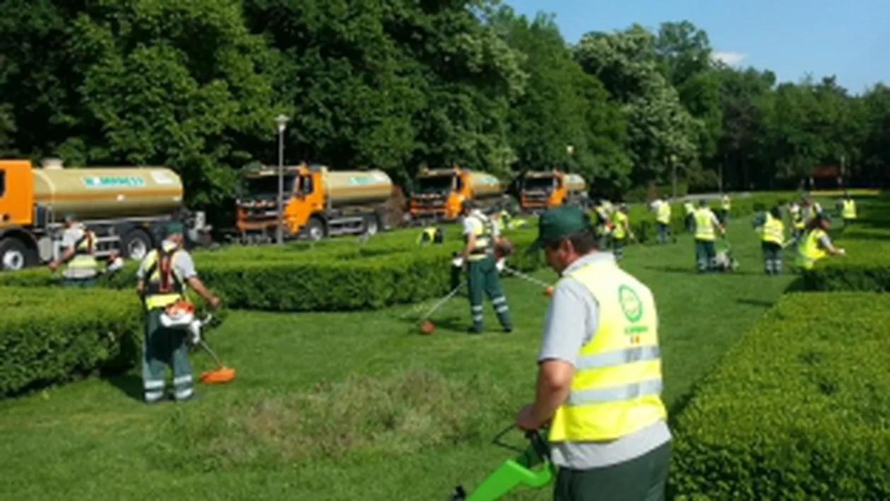 Romprest işi intensifică activitatea de salubritate pe timpul verii