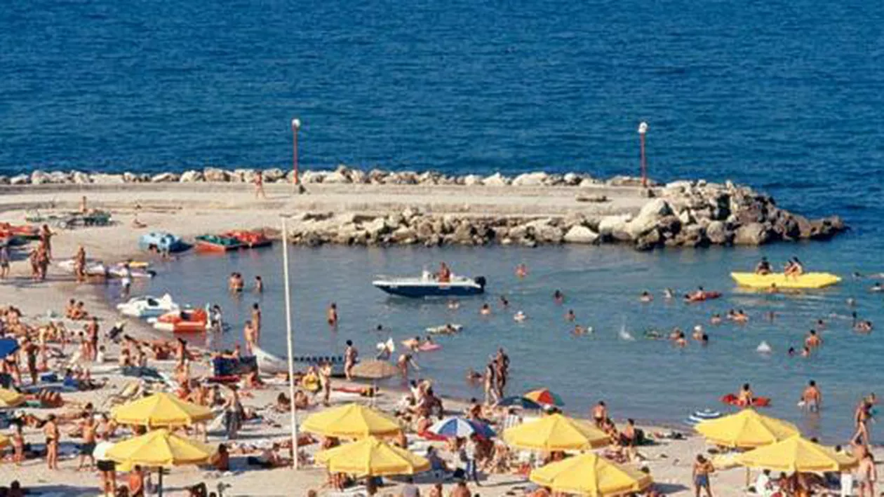 Departamentul pentru Turism: Parametrii de calitate a apei mării pe litoralul românesc sunt buni