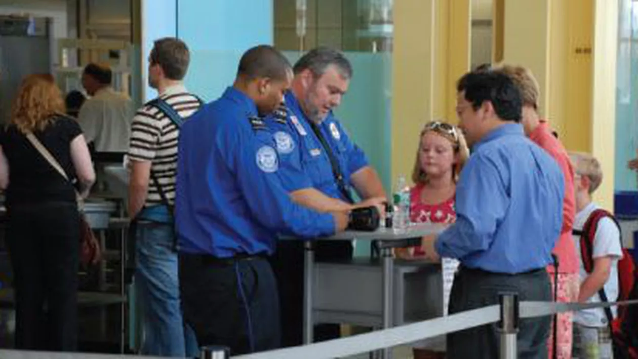 Un presupus terorist olandez antrenat în Siria, arestat pe aeroportul din Lisabona