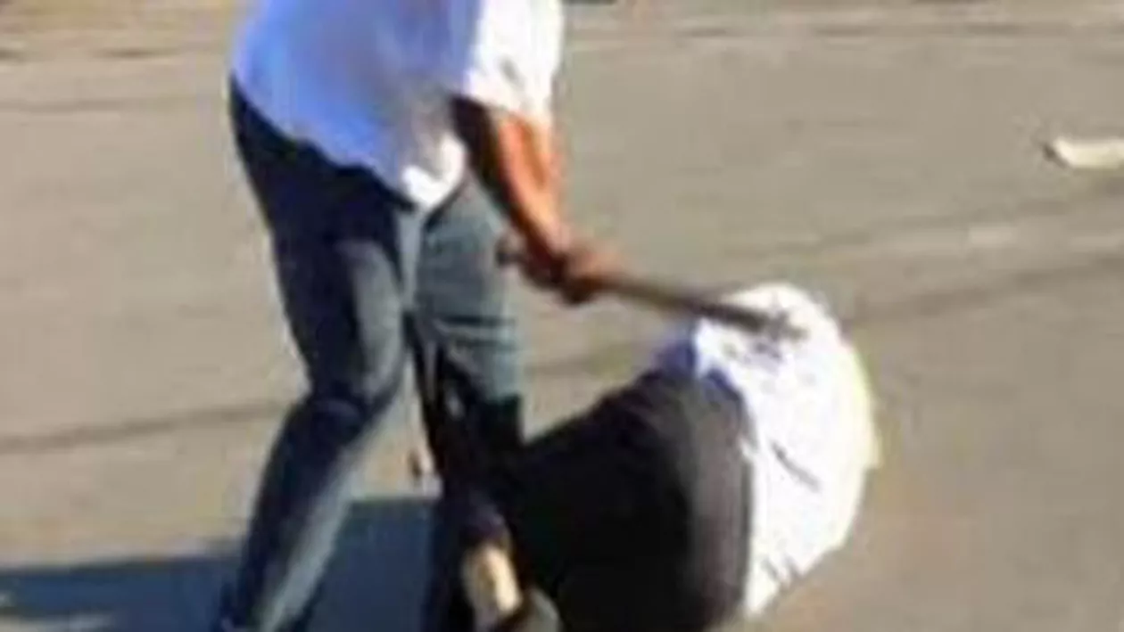 Caraș-Severin: Patru persoane au ajuns la spital, în urma unei bătăi cu bâte iscate între două familii