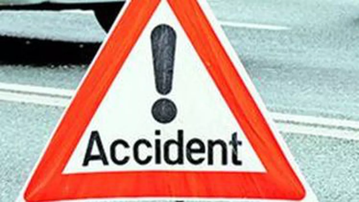 Constanța: Un mort și doi răniți grav, în urma unui accident în care au fost implicate un autocar și un TIR