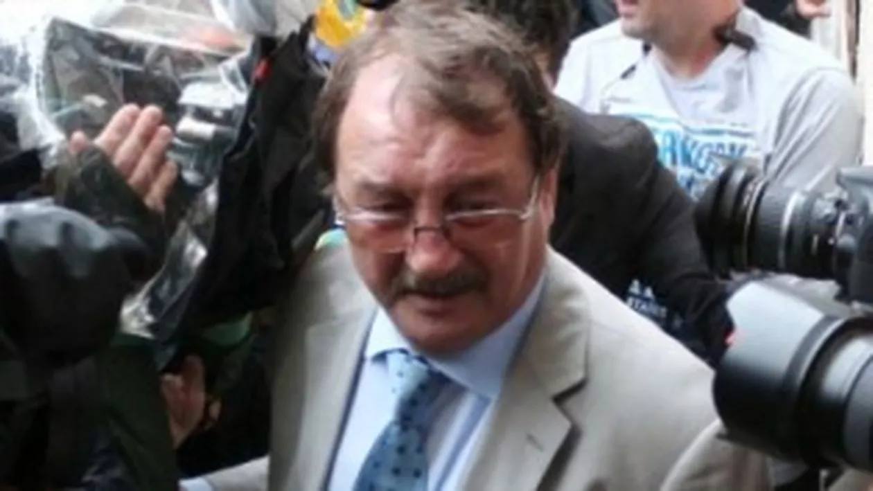 Procurorii DNA pun sechestru pe averile lui Mircea Băsescu și Marian Căpățână