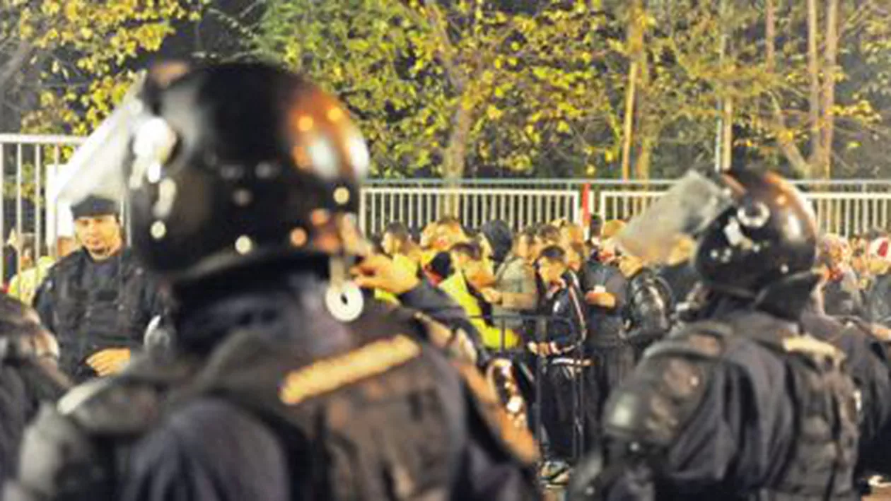 Peste 400 de jandarmi vor asigura ordinea la meciul dintre Steaua și Astra Giurgiu, în Supercupa României