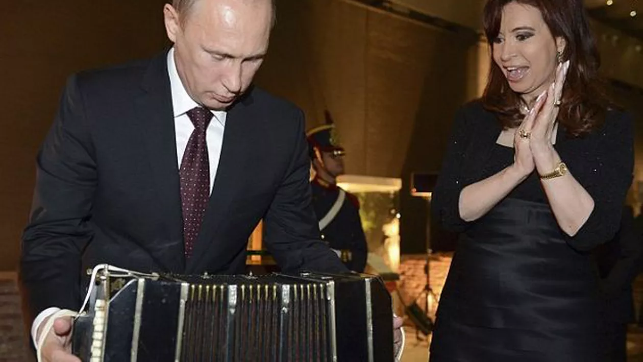 Vladimir Putin a cântat la acordeon pentru preşedinta Argentinei
