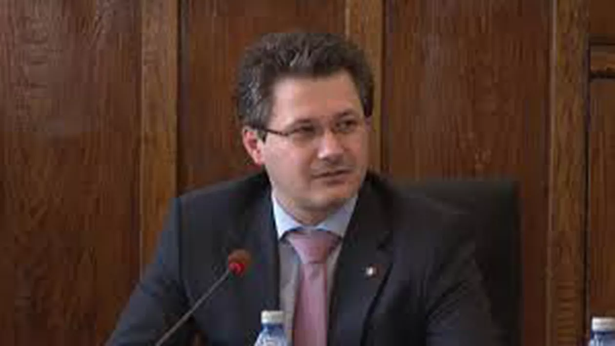 Ministrul Mihnea Costoiu, audiat la DNA în dosarul licenţelor IT pentru şcoli