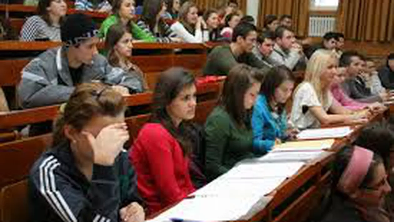 Taxele de școlarizare la universități, majorate cu până la 40%: Un an de medicină la Oradea ajunge la 20.000 de lei