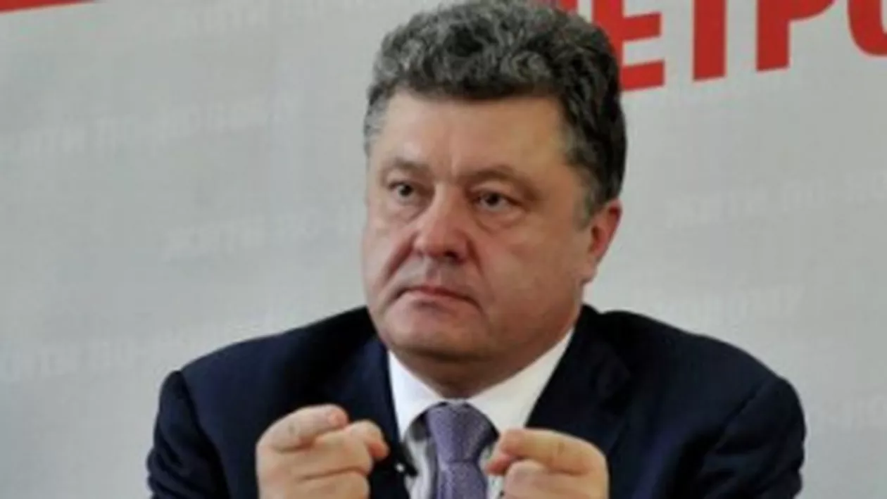 Președintele ucrainean nu exclude posibilitatea ca avionul Boeing 777 să fi fost doborât