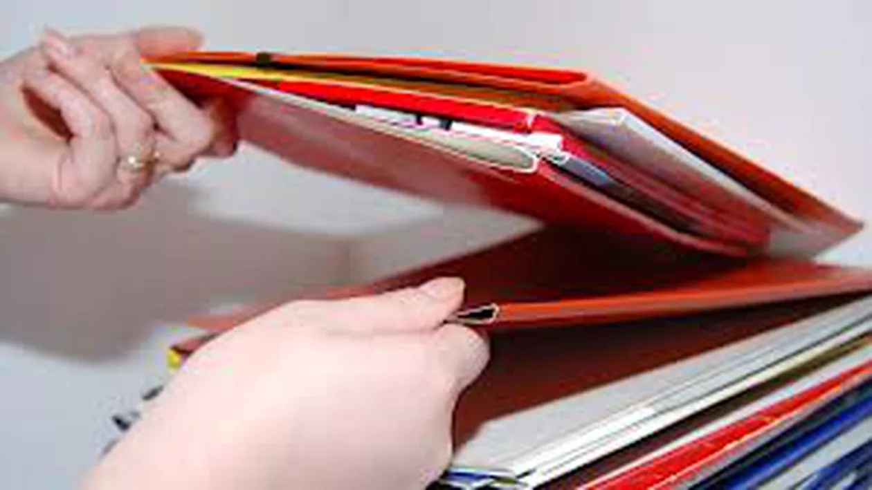 Procurorii au început urmărirea penală in rem, pentru corupţie, după percheziţiile de la CJ Bacău