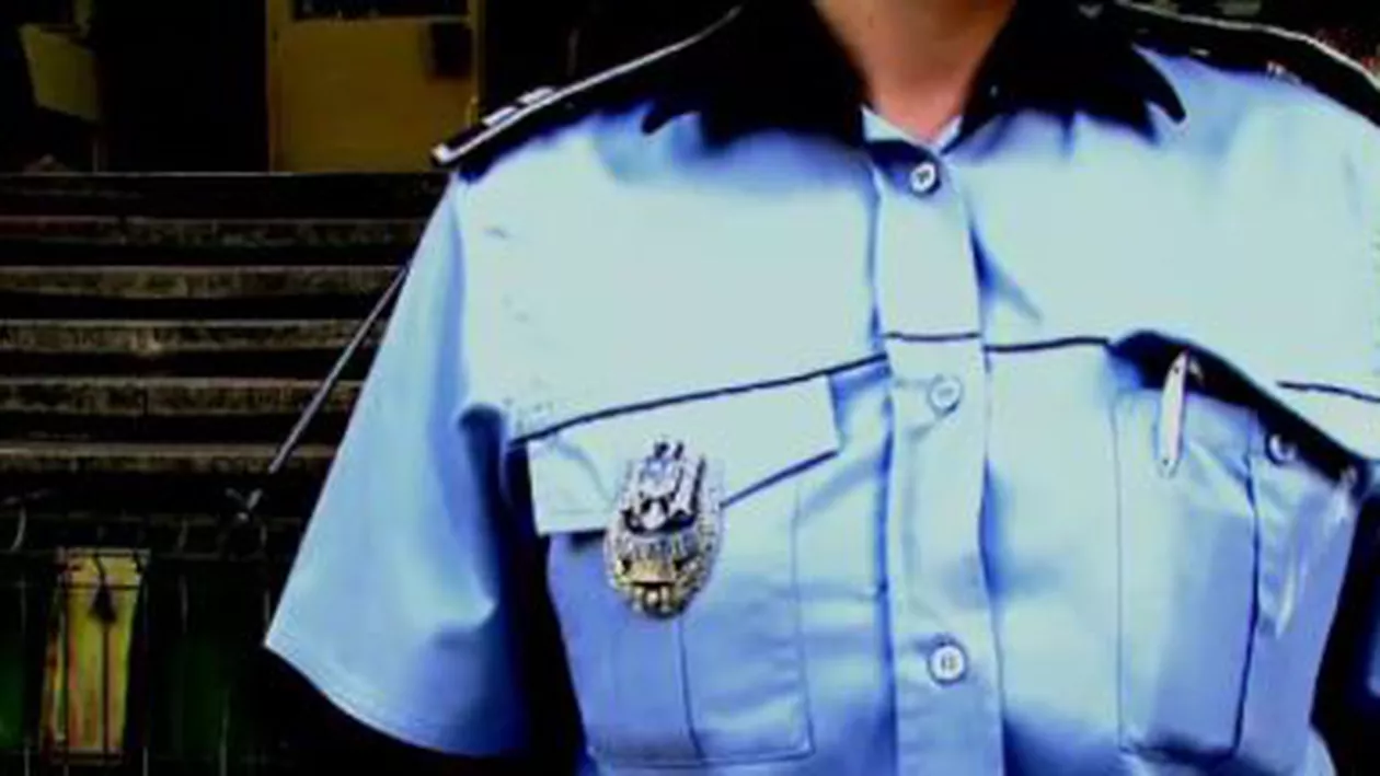 București: O polițistă în civil a fost înjunghiată în umăr în autobuzul 104
