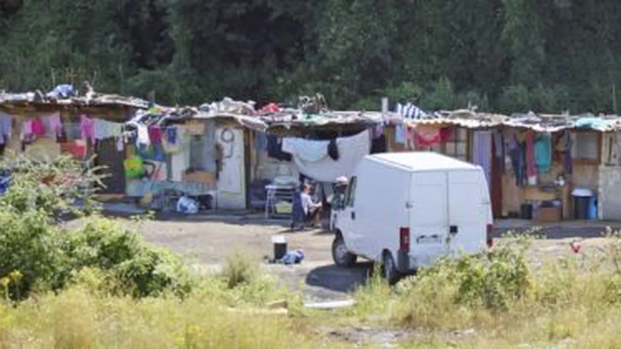 Două tabere de romi au fost demolate la Bondoufle, pe traseul Turului Franței