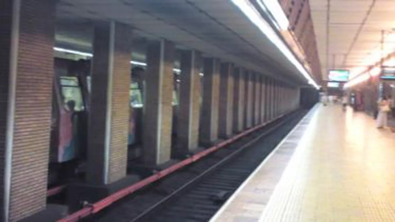 Un bărbat a murit după ce s-a aruncat pe șinele de metrou, la stația Crângași din Capitală