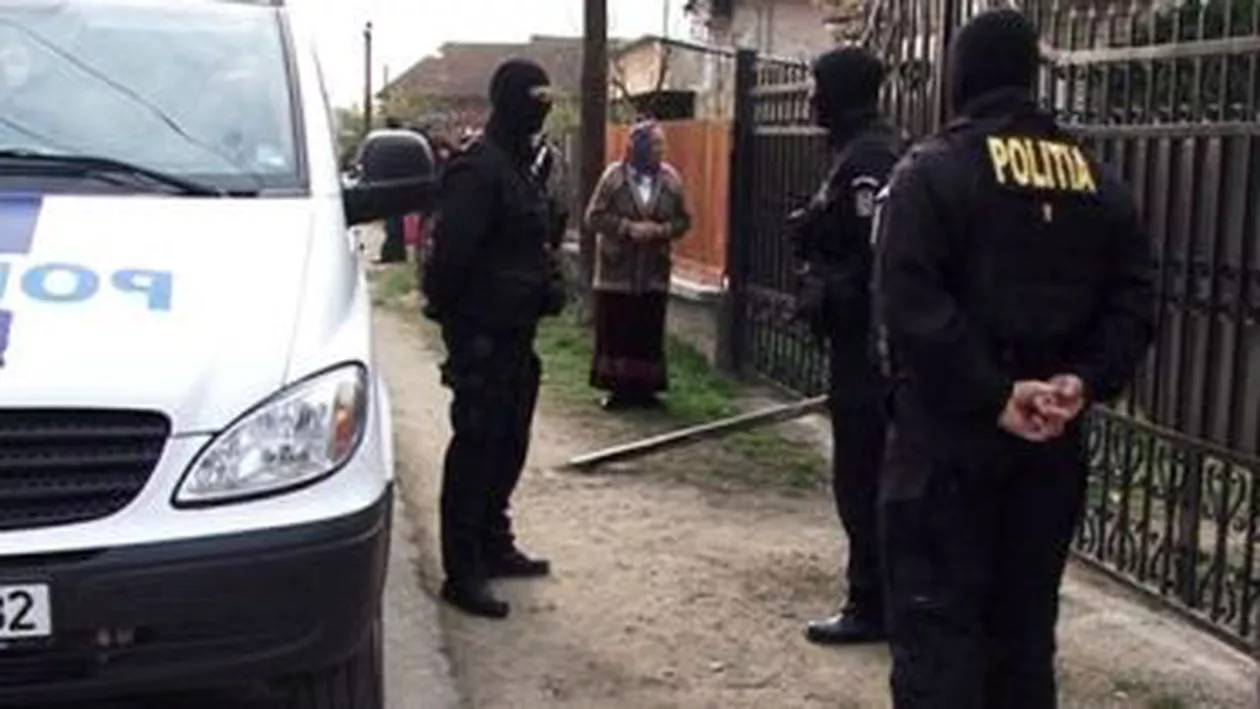 Percheziții în Caraș Severin, la persoane suspectate de evaziune fiscală și contrabandă cu țigări