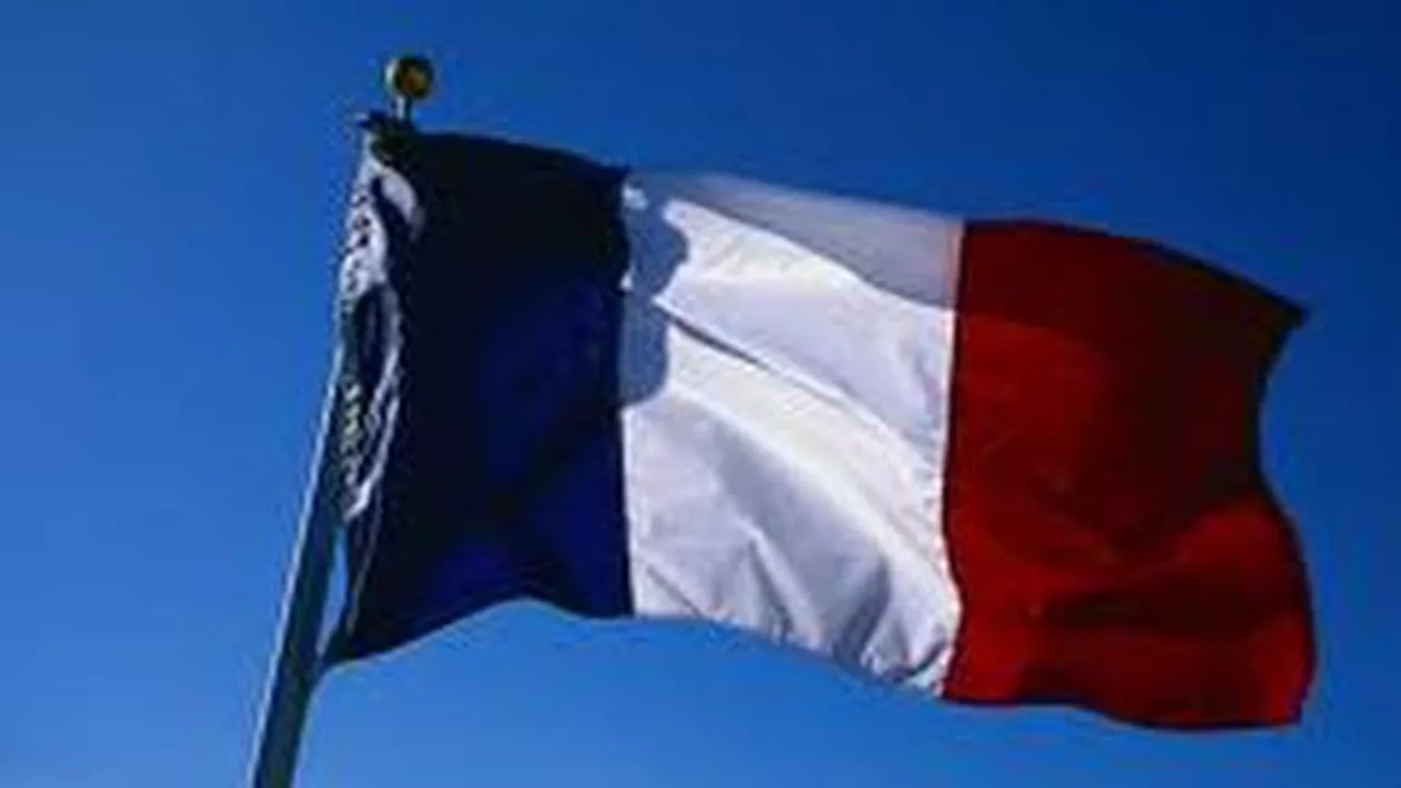 Președinția franceză a decretat trei zile de doliu, în urma prăbușirii avionului Air Algerie în Mali