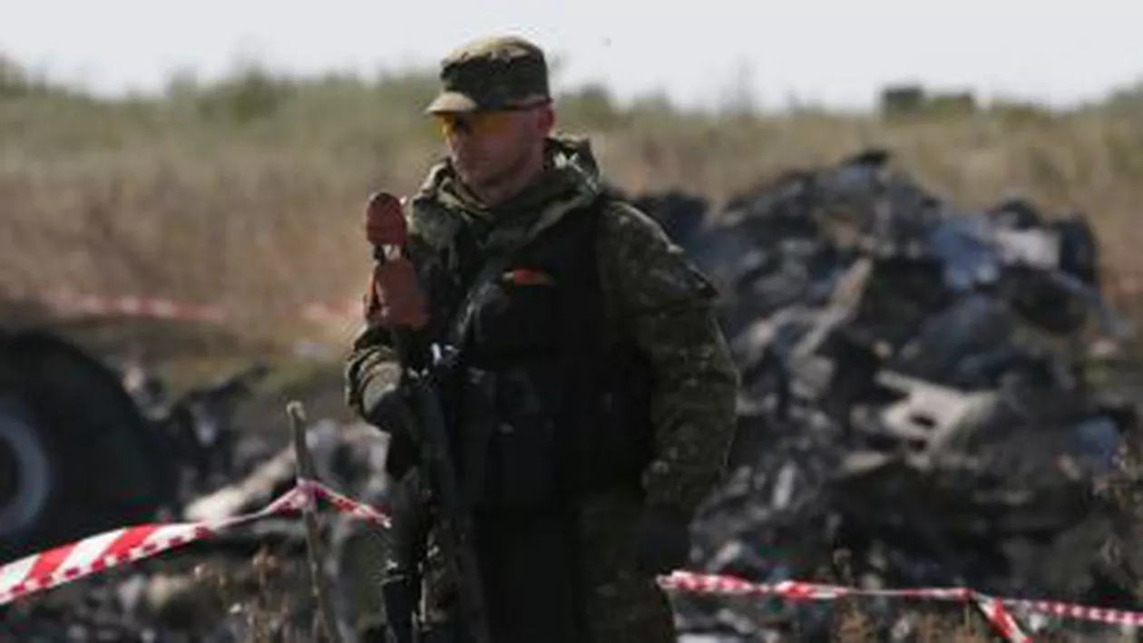 Ucraina: Tituri de artilerie, trase în apropiere de locul prăbușirii zborului MH17