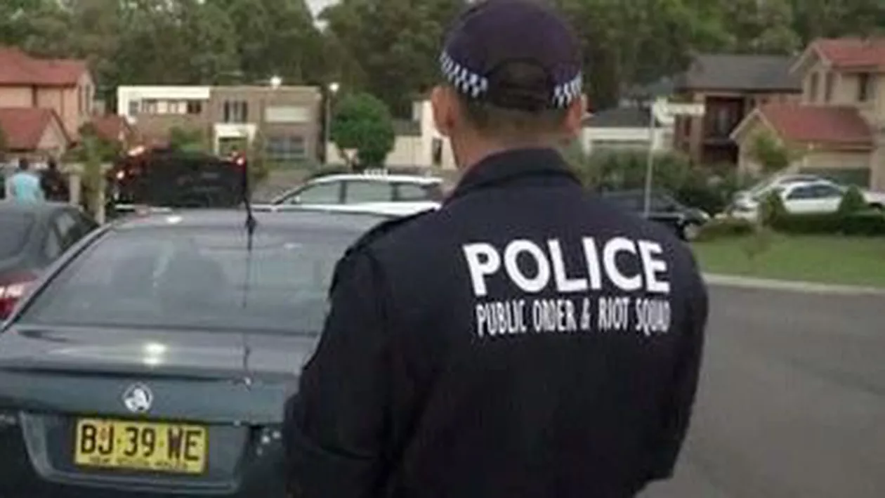 Poliţişti olandezi şi australieni se află în drum către locul prăbuşirii zborului MH17