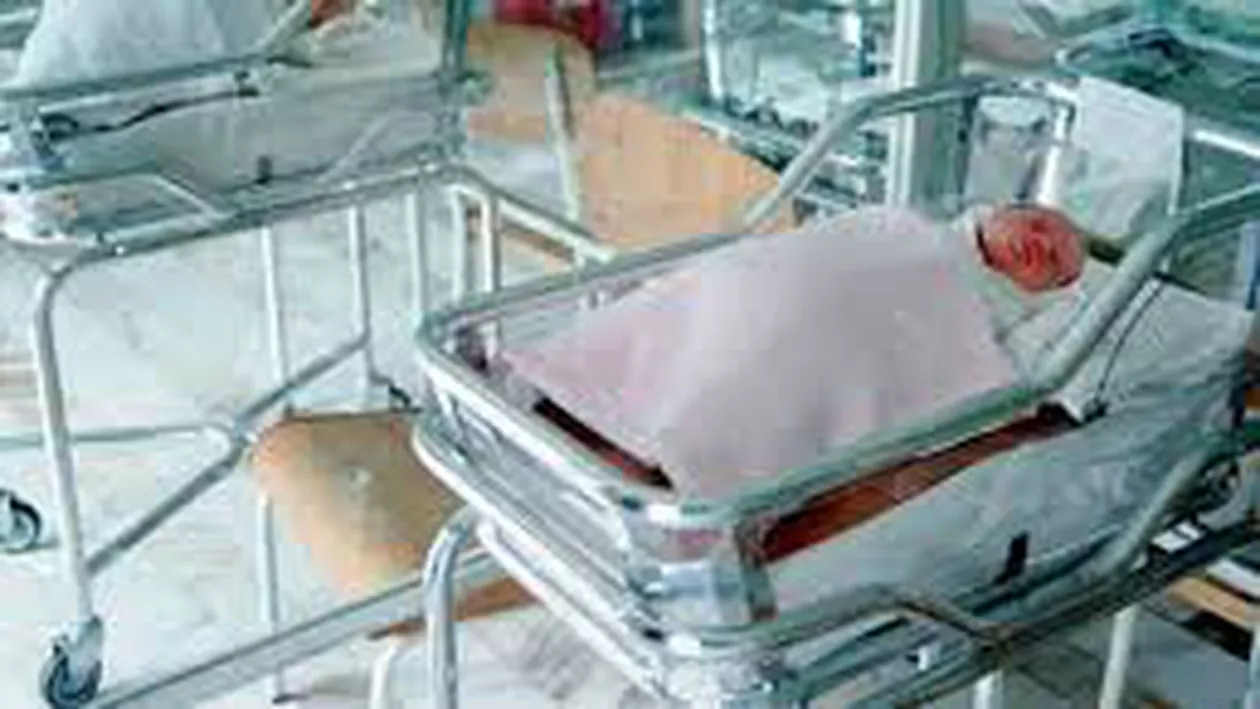 Botoșani: O adolescentă de 13 ani a născut o fetiță imediat după ce a aflat că este însărcinată